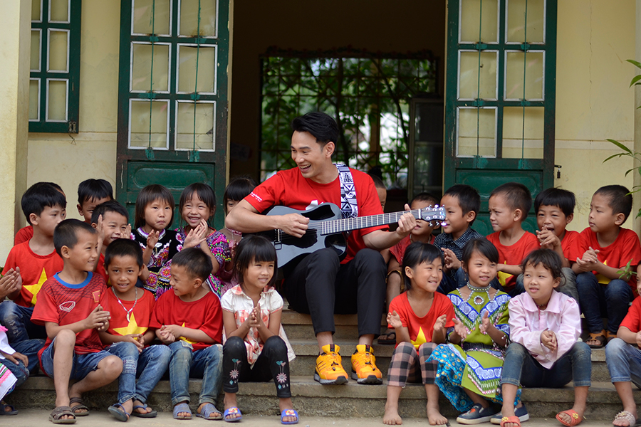 SAVE THE CHILDREN HONG KONG CHILD SPONSORSHIP ADVOCATE JONATHAN WONG ...